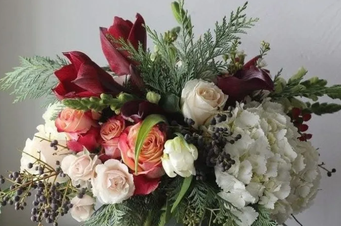 Holiday Rose Arrangement